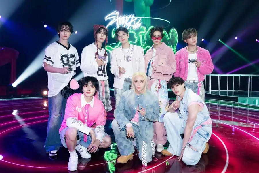 Stray Kids